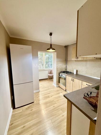 Închiriez apartament 3 camere  - 2