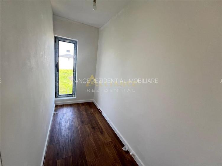 Vila Individuala  - 4 camere - 3 bai-teren -320-600 M de STV - 12