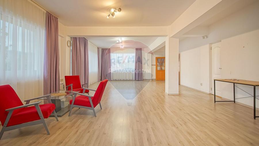 CENTRAL - Vila  DE INCHIRIAT  - pretabila diverse businessuri - 3