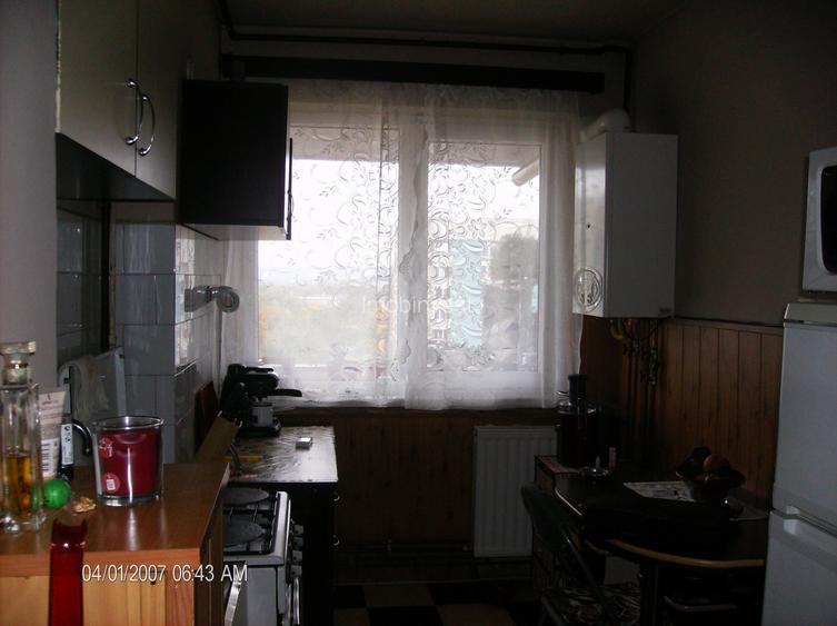 Vand apartaemnt cu 2 camere, cf. 1, semidecomandat, etaj 8/9, zona Aleea carpati - 2