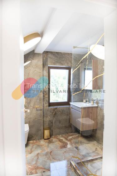 Casă Superfinisată cu Piscină Încălzită | 300 mp utili | Smart Home | 5 Camere - 7