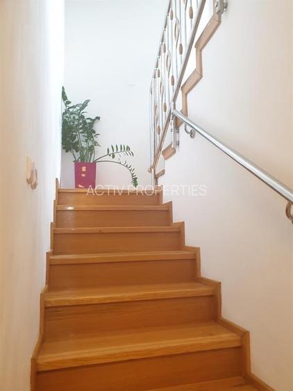 Ansamblu Azur,P+1,an 2004,teren 375mp,3 dormitoare,living 40mp,2 bai,su150,garaj - 14