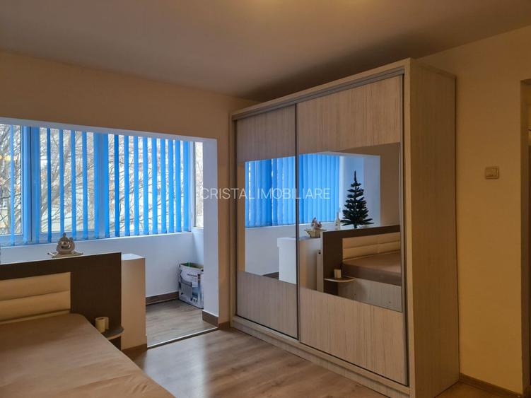 Vanzare Garsoniera lângă Mall Vitan, Bloc de 4 etaje, 41 mp, Ideală Investiție - 2