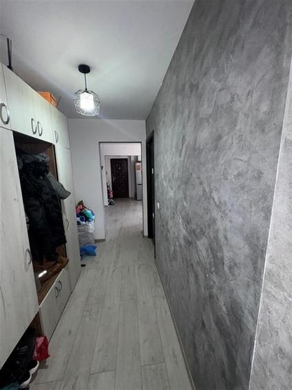 Apartament 4 camere Semidecomandat Berceni