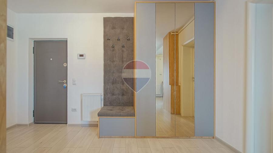 Apartament 2 camere de vânzare | Parcare și boxă | Zona Tractorul