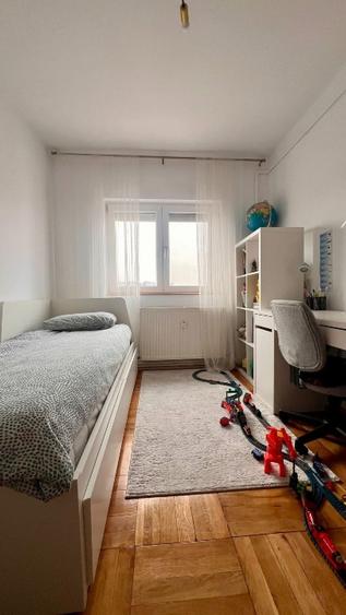 Vând apartament 5 camere