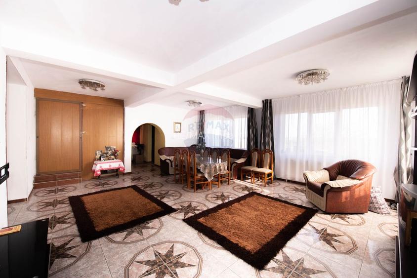 Casa individuala cu 6 camere de vanzare Singureni - 5