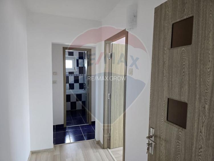 Apartament cu 3 camere de vânzare, strada Pictor Aman - 5