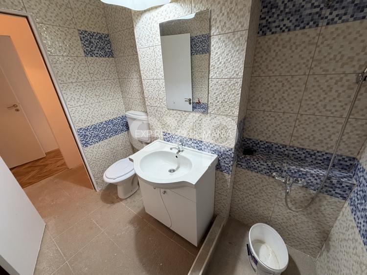 3 camere 68 mp 8 min metrou Titan bloc reabilitat centrala proprie parc 3 min - 18