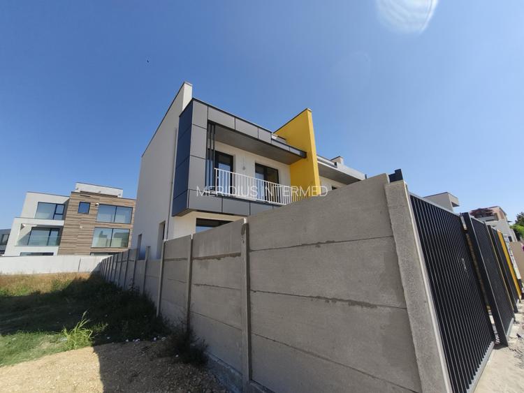 Vanzare vila moderna cu terasa circulabila imensa - 4