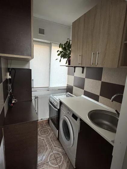 Garsoniera, decomandata, 30 mp, centrala proprie, ac, metrou, Gorjului