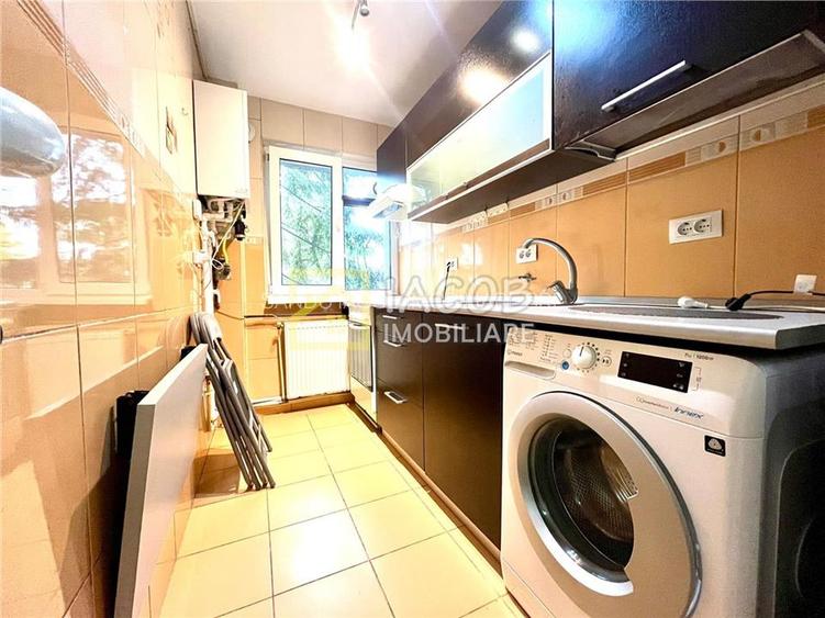 Apartament doua camere, zona Universitatii - Piata Sud Bacau, etajul 1 - 2