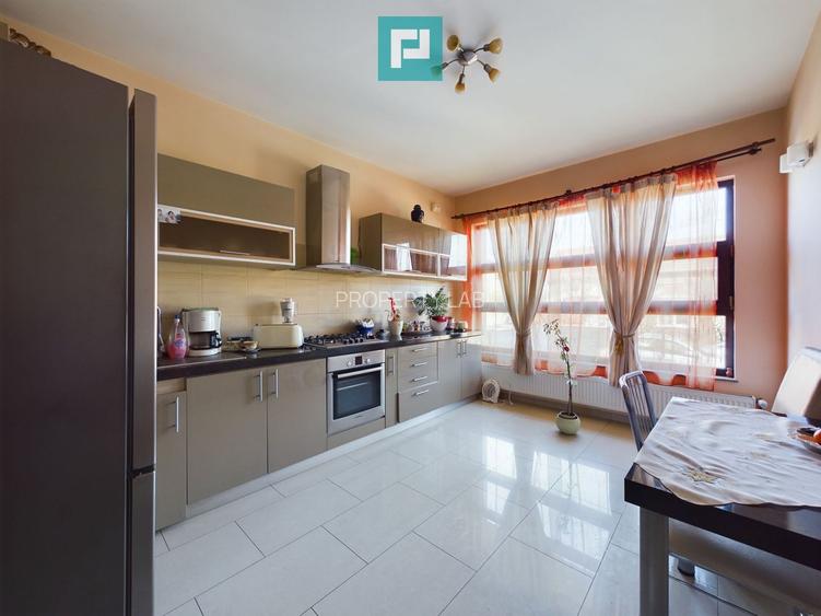 Vilă spațioasă cu 8 camere, Grădiște - 17