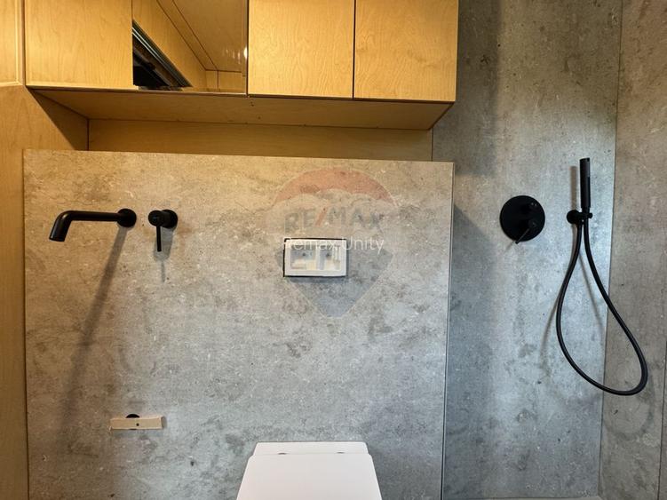 Doua case la munte, cu vedere superba, localizate in Poiana Marului - 16