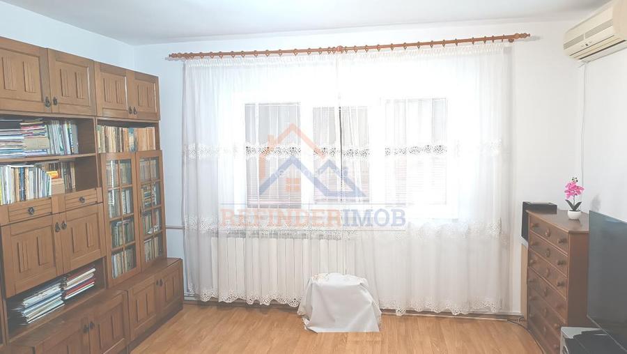 3 camere parc Sebastian, 2 balcoane - 2