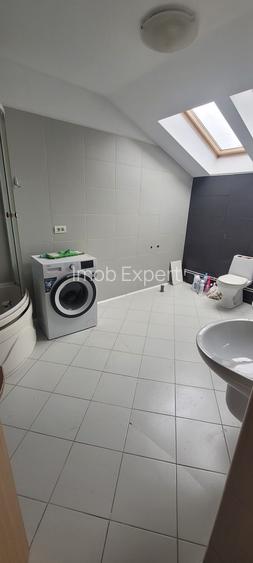 Inchiriez casa (parte din 6 case insiruite) in Ghimbav, str. Zambilei - 9