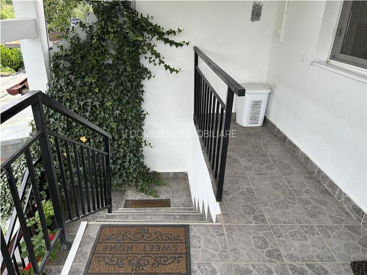 Inchiriez ap.3 camere in casa ,finisat modern, CT, parcare, Centru-str.Paris - 12