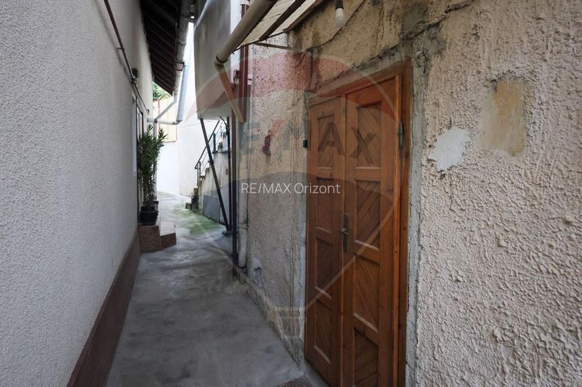 Corp de casă cu 2 studiouri independente, ideal pentru regim hotelier - 4