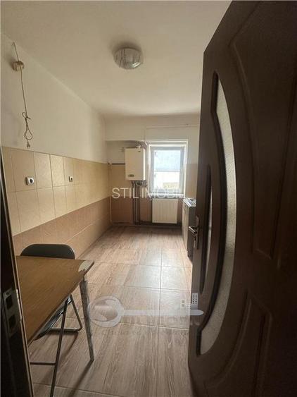 APARTAMENT 2 CAM DECOMANDAT PODU DE FIER ETAJ INTERMEDIAR - 11