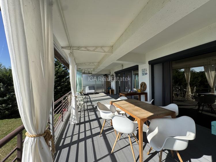 Un apartament ca o casa, cu peluza si ponton pe lac - 3