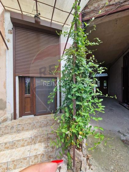 Apartament spatios la curte 2 dormitoare Salonta str. Republicii - 18