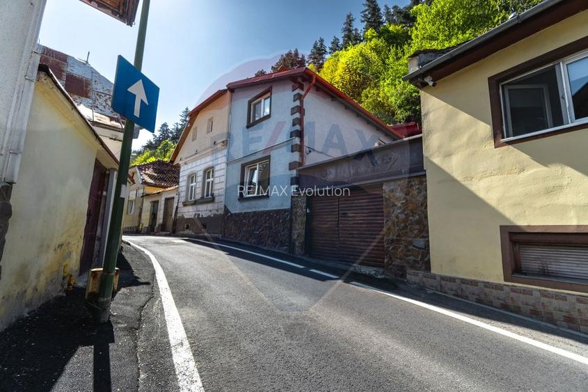 CASA COMPUSA DIN 2 APARTAMENTE, SCHEII BRASOVULUI| COMISION 0 - 27