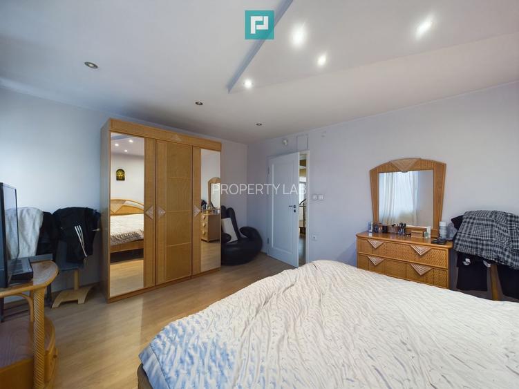 Casă situată Central în Dumbrăvița - 19