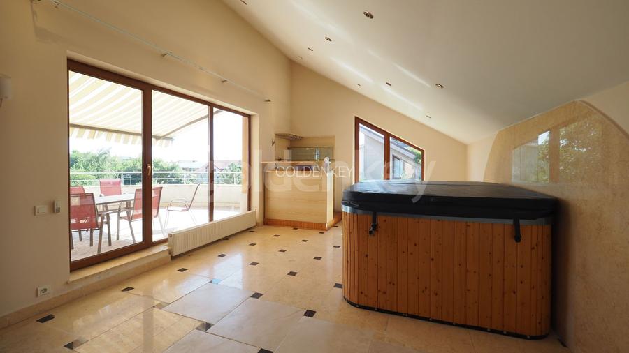 Vila spatioasa, partial mobilata cu acces facil - 22