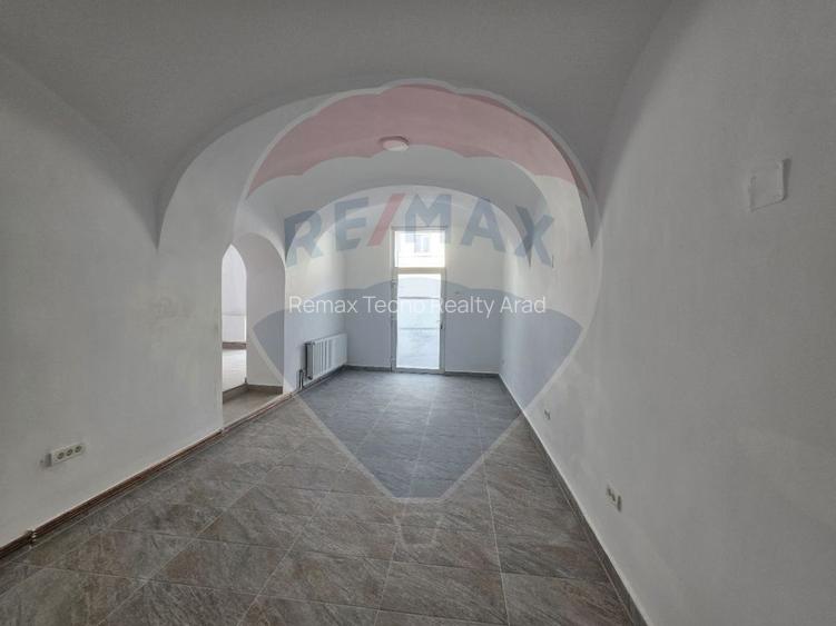 Spațiu comercial Piata Avram Iancu trafic pietonal - 6