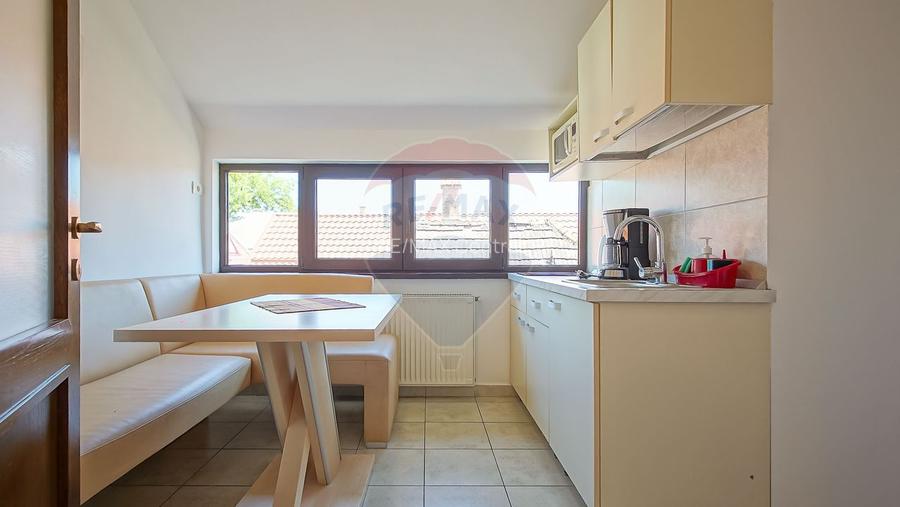 Casă cu 2 apartamente în Brasov, investiție sigură sau căminul ideal - 9