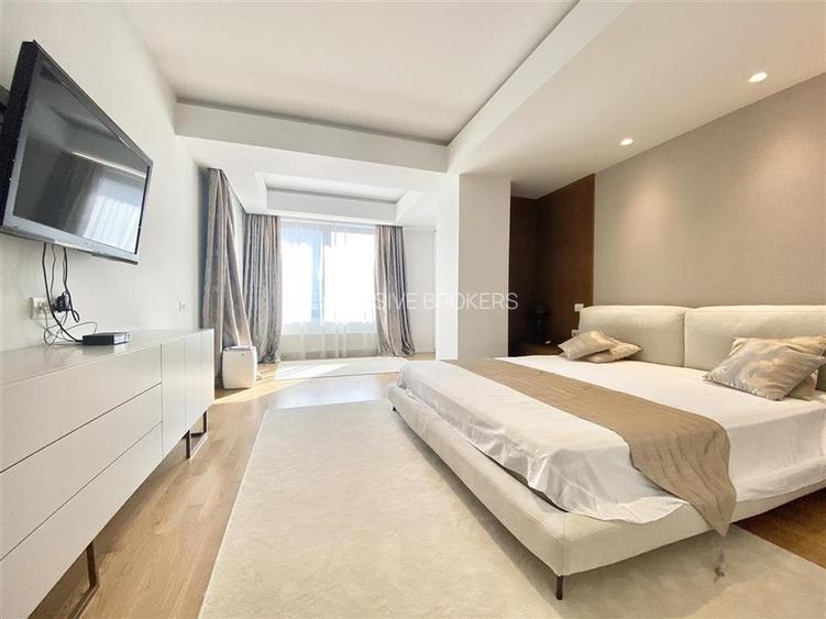 Luxury apartment   200 sqm usable  |Charles de Gaulle  2 parking - 24