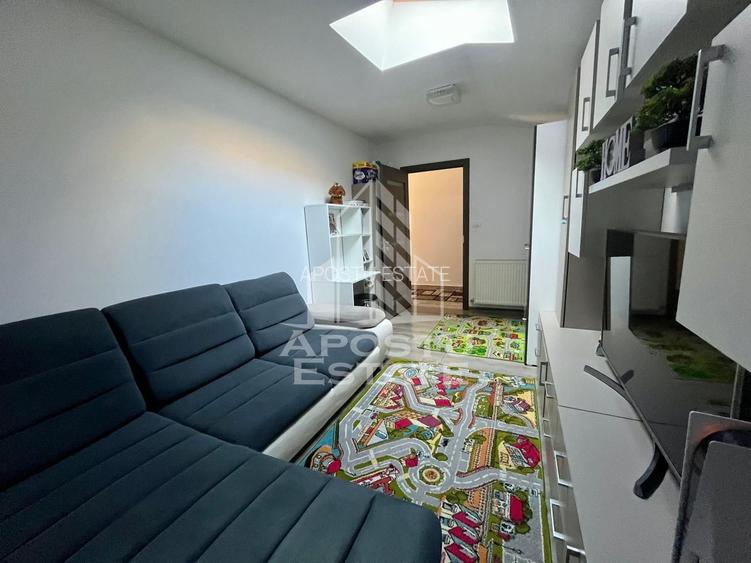 Doua apartamente la curte comuna,zona Traian - 16