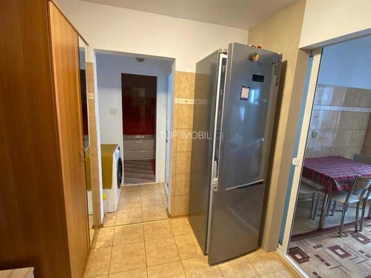 Etaj 2 - Galata, 2 camere decomandat, mobilat utilat, liber - 6