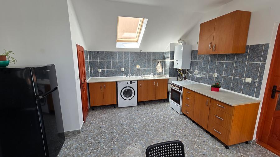 Închiriez apartament la casă în cartierul Între Lacuri - 2