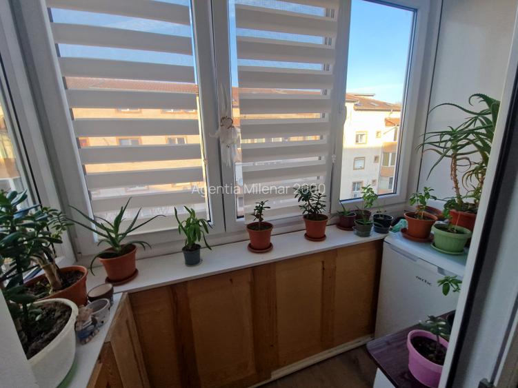 zona Aradului bloc izolat termic, foarte bine impartit, pe doua parti,  mobilat - 21