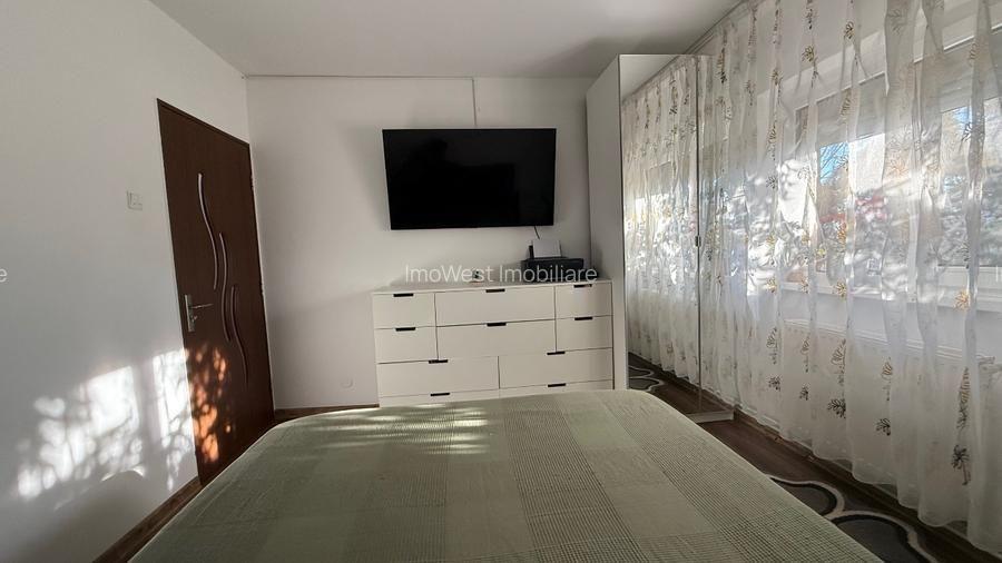 Aradului | 3 Camere | Decomandat | Bloc Izolat - 2