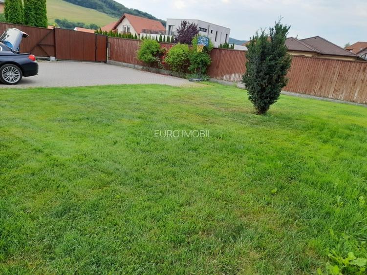 De vanzare casa cu 5 camere, Sangeorgiu de Mures, Cartierul Rozelor - 3