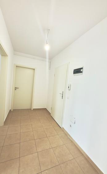Apartament cu 2 camere de vanzare in Avantgarden Bartolomeu,nemobilat,et 3/8