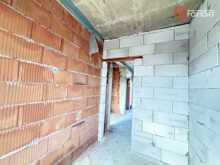 Duplex cu 5 camere de vanzare in localitatea Sacalaz, zona Centrala