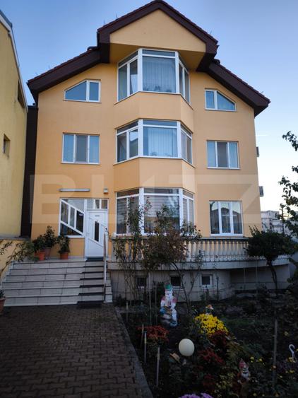 Casa D+P+E+M, 440 mp utili si 735 mp teren, zona Centrala