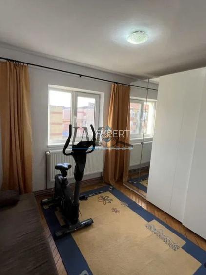 Apartament 3 camere decomandat zona Mercur - 5