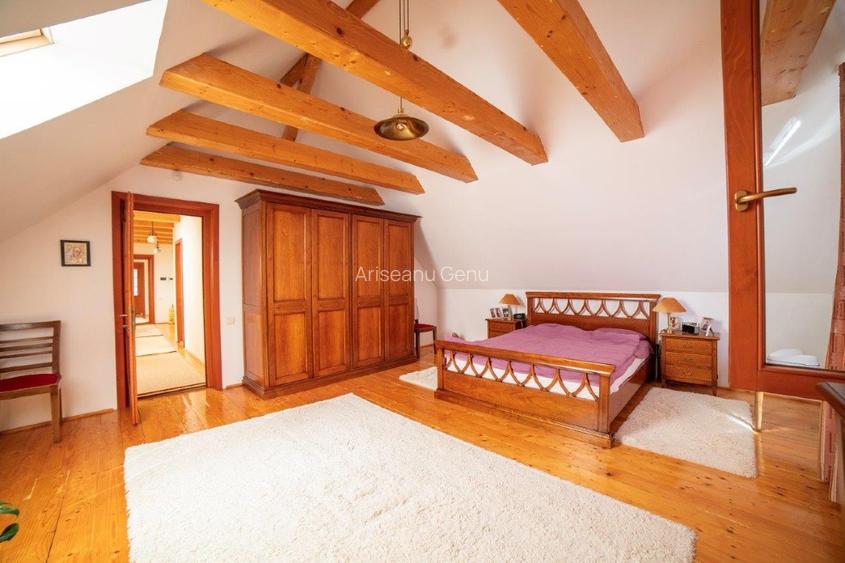 Saxon-Style Estate for Sale in Sanpetru (Petersberg), Brașov, Transylvania - 9
