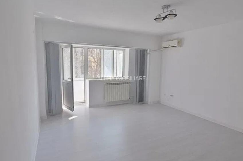 Apartament 2 camere Decebal | Vedere fata - 4