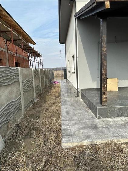 Duplex de calitate – proiect modern – într-o comunitate în formare - 4