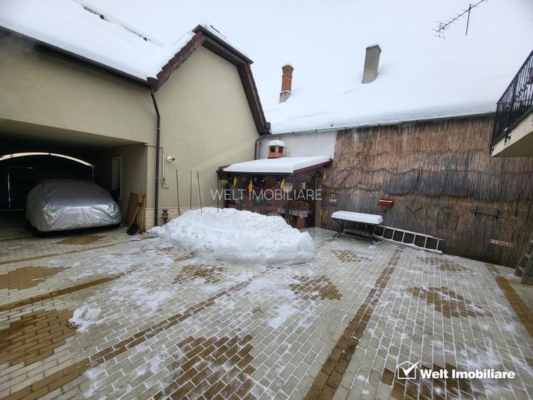 CASA REZIDENTIALA DE LUX + 5 SPATII COMERCIALE CU CHIRIASI - 12
