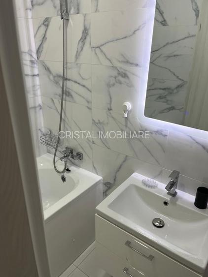 Apartament 2 camere tip studio, lux, parcare inclusă, centrală proprie, etaj 1 - 7