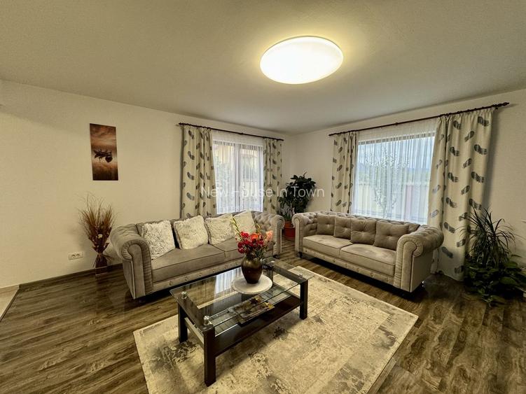 Casă Spațioasă de Vânzare în Ghimbav | Două Apartamente | Teren 579 mp - 14