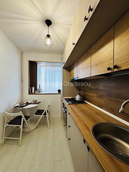 Apartament 2 camere, decomandat, renovat recent, parcare inclusă– 5 min metrou  - 10