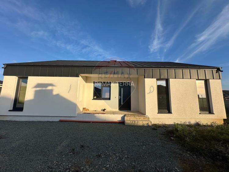 DE VANZARE - CASA MODERNA - alege finisaje - 4