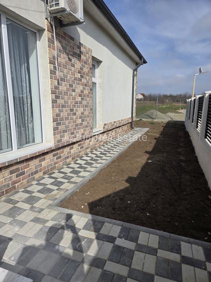 CASA PARTER LAZU | TEREN PROPRIETATE | 3 CAMERE |  - 3